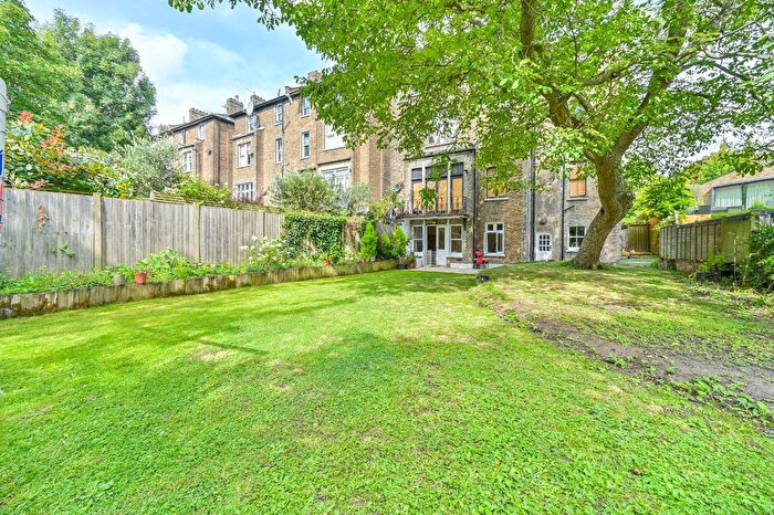 3 Bedroom Flat For Sale In Christchurch Avenue, Mapesbury Estate, London, NW6