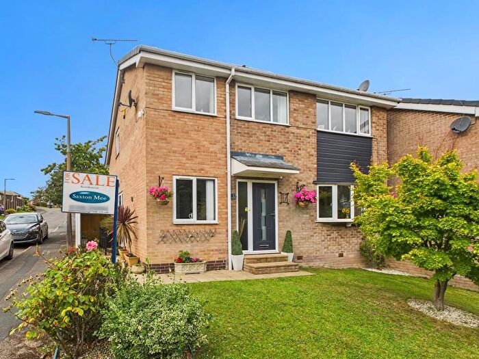 4 Bedroom Detached House For Sale In Landseer Close, Dronfield, S18