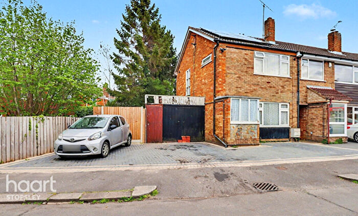 2 Bedroom Semi Detached House For Sale In Rosewood Close, Luton, LU2