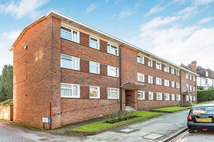 2 Bedroom Flat To Rent In Rothamsted Avenue, Harpenden, AL5