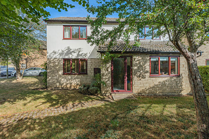 3 Bedroom Detached House For Sale In Dovehouse Close, Eynsham, Oxfordshire, OX29