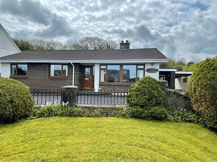 3 Bedroom Bungalow For Sale In Heol Y Foel, Foelgastell, Llanelli, SA14