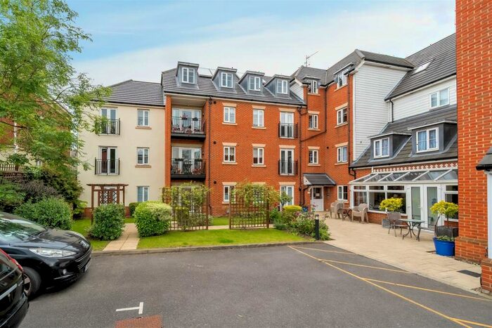 2 Bedroom Retirement Property For Sale In Rose Court, Romford, RM1