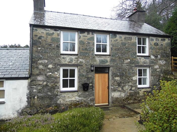 2 Bedroom Detached House To Rent In Cwm-Y-Glo, Caernarfon, LL55