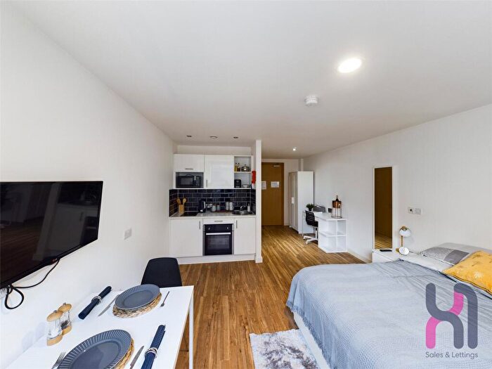 Flat To Rent In The Studios, Plaza Boulevard, Liverpool, L8