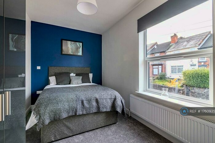 8 Bedroom Semi-Detached House To Rent In Littleworth, Mansfield, NG18