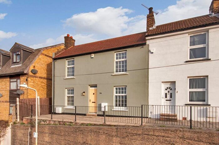 2 Bedroom End Of Terrace House For Sale In Station Road, Northfleet, Gravesend, Kent, DA11