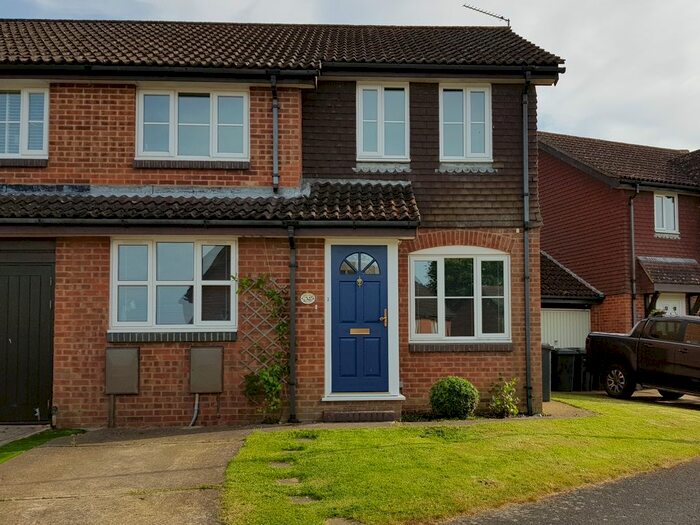 3 Bedroom Semi-Detached House To Rent In Forge Rise, Uckfield, TN22