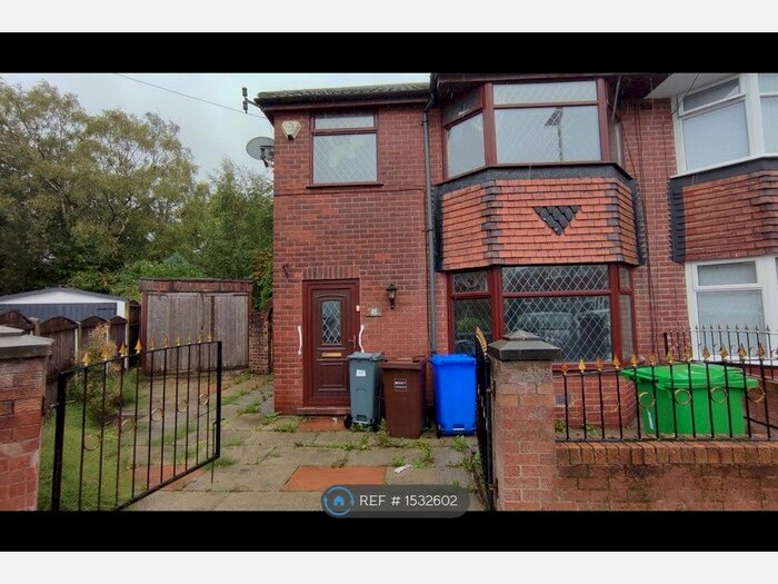 3 Bedroom Semi-Detached House To Rent In Westcraig Avenue, Manchester, M40