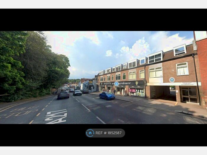 Studio To Rent In Bell Street, Reigate, RH2