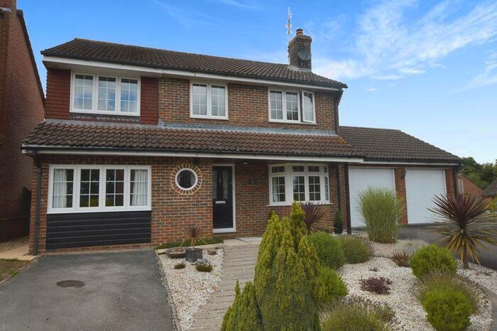 4 Bedroom Detached House For Sale In Oakwood Grove, Alderbury ***Video Tour***, SP5