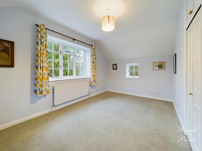 4 Bedroom Barn Conversion For Sale In Church End, Leckhampstead, MK18
