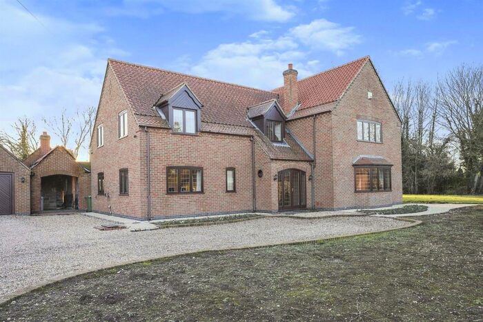 5 Bedroom Detached House For Sale In Woodhouse Road, Norwell, Newark, NG23