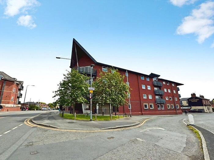 2 Bedroom Flat For Sale In School Lane, Didsbury, Manchester, M20