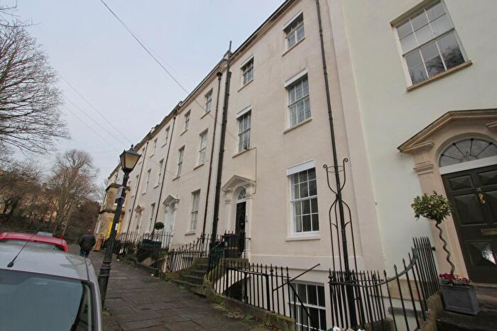 7 Bedroom Flat To Rent In Top Floor Flat, Bellevue, Bristol, BS8