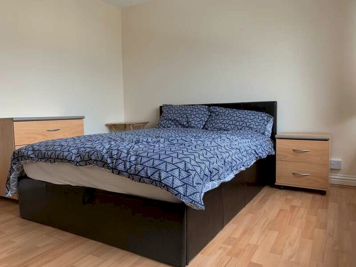 House To Rent In Caburn Heights, Crawley, West Sussex, RH11