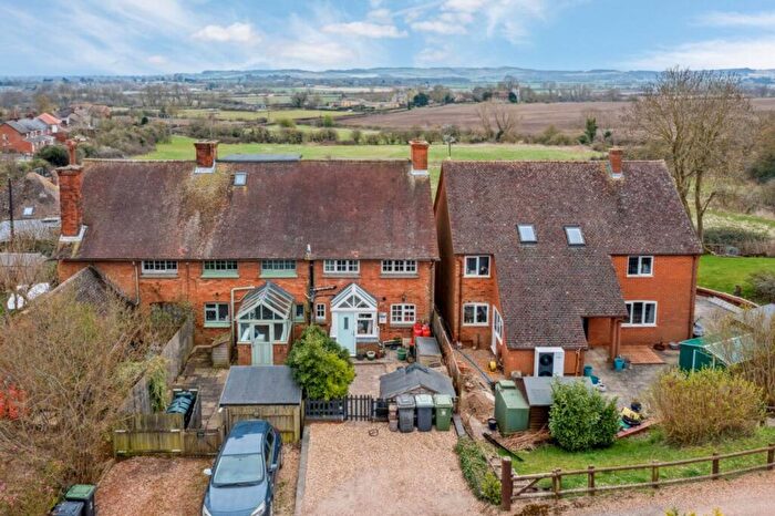 3 Bedroom End Of Terrace House For Sale In Springvale Cottages, Gravenhurst, MK45