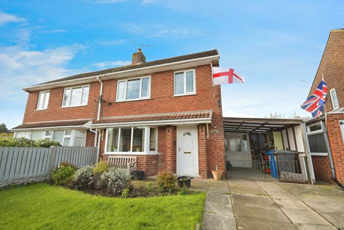 3 Bedroom Semi-Detached House For Sale In Curbar Curve, Inkersall, Chesterfield, Derbyshire, S43