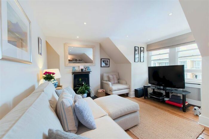 2 Bedroom Flat To Rent In Chelverton Road, London, SW15