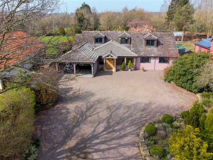 5 Bedroom House For Sale In Foxwood, Lower Raydon, IP7