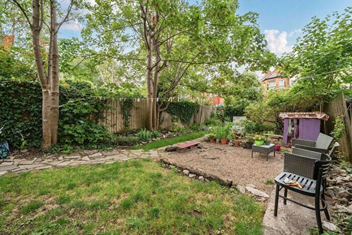 1 Bedroom Flat To Rent In Staverton Road, Brondesbury, London, NW2