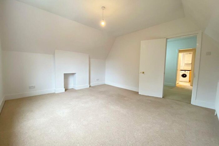 2 Bedroom Apartment To Rent In Croxted Road, West Dulwich, London, SE21
