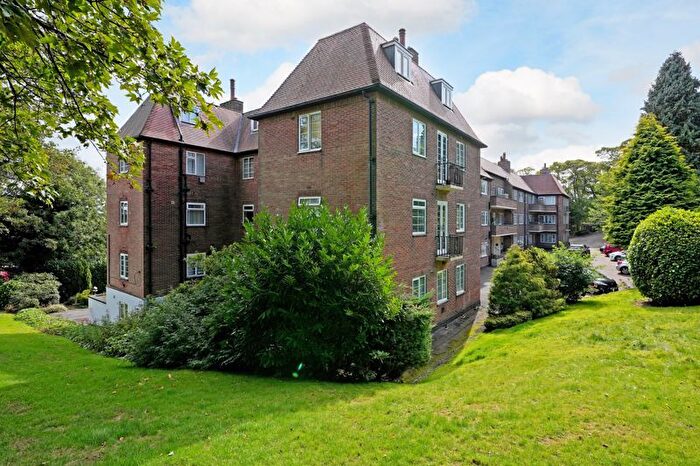 1 Bedroom Flat For Sale In Stumperlowe Mansions, Stumperlowe Lane, Fulwood, S10