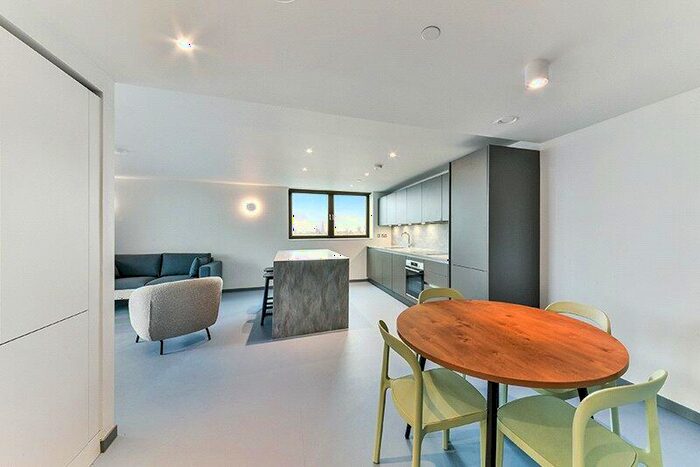 2 Bedroom Apartment To Rent In Balfron Tower St. Leonards Road, London, E14