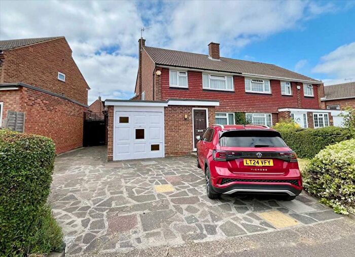 3 Bedroom Semi-Detached House For Sale In Farm Way, Bushey ., WD23