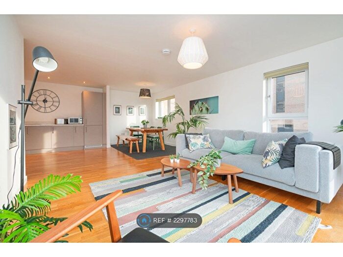 2 Bedroom Flat To Rent In Shrubhill Walk, Edinburgh, EH7