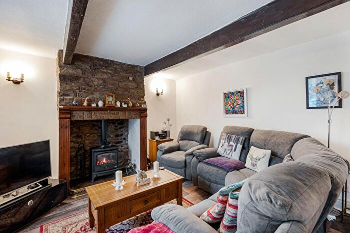 2 Bedroom Cottage For Sale In Blackburn Road, Bolton, BL7