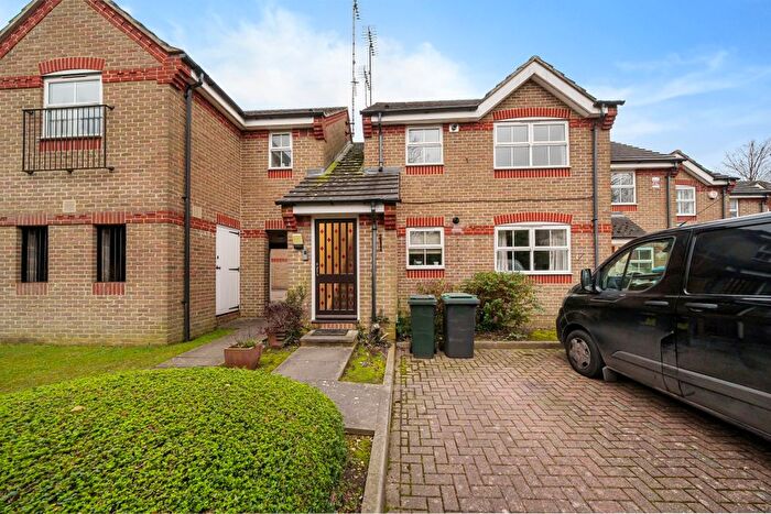 1 Bedroom Flat To Rent In Salters Close, Rickmansworth, WD3