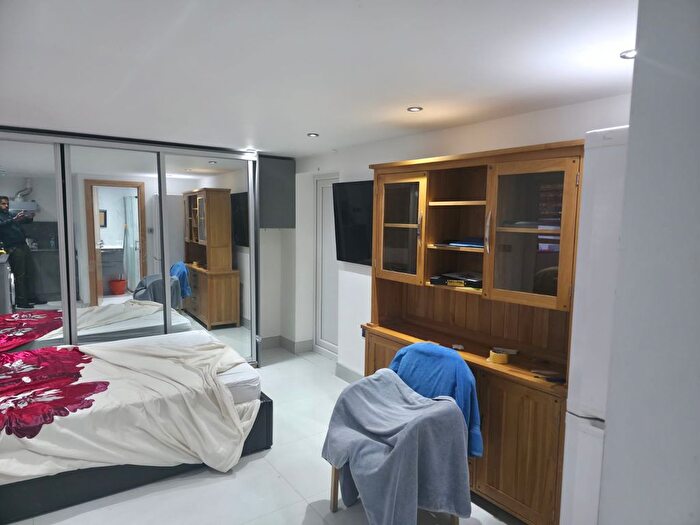 1 Bedroom Studio To Rent In Hayes, UB4