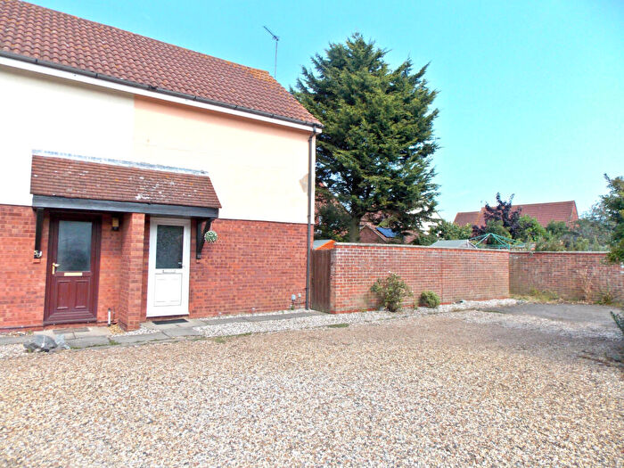 Terraced House To Rent In Dawson Drive, Trimley St Mary, IP11