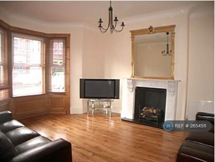 8 Bedroom Terraced House To Rent In Buston Terrace, Newcastle Upon Tyne, NE2