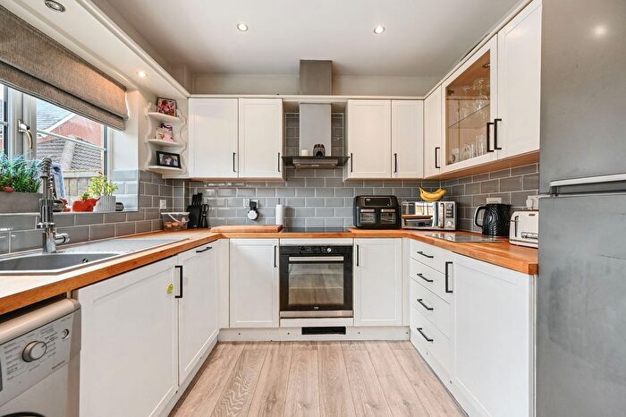 3 Bedroom Semi-detached House For Sale In Richborough Way, Kingsnorth, TN23