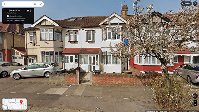 1 Bedroom Flat To Rent In Glebelands Avenue, Ilford, IG2