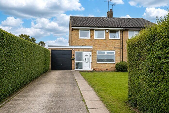 3 Bedroom Semi-Detached House For Sale In Stutton Road, Tadcaster, LS24
