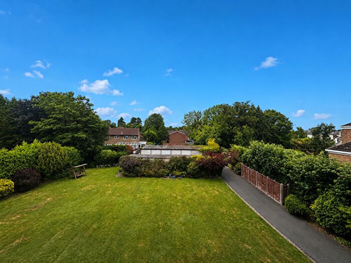 2 Bedroom Flat For Sale In Flat, Woodlands Court, Park Road, Southborough, Tunbridge Wells, TN4