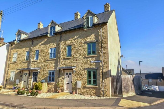 4 Bedroom End Of Terrace House To Rent In Manor View, Woodmancote, Dursley, GL11