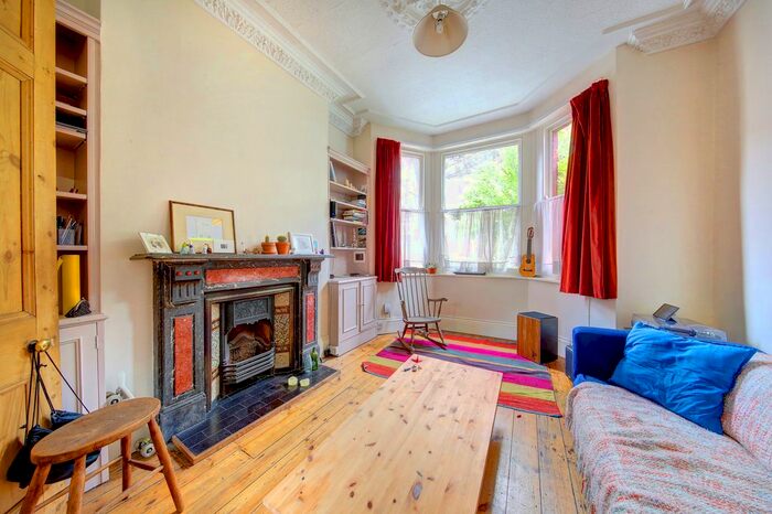 1 Bedroom Flat To Rent In A Crewdson Road, Oval, SW9