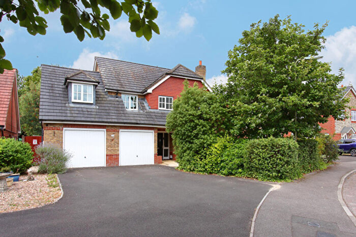 5 Bedroom Detached House For Sale In Blueberry Gardens, Andover, SP10