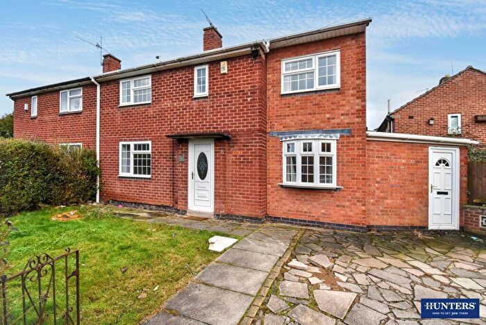 3 Bedroom Semi-Detached House For Sale In Pen Close, Leicester, LE2