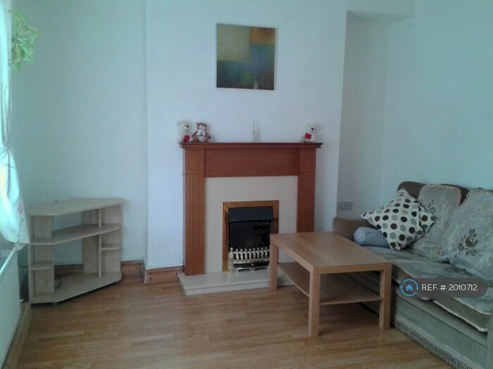 2 Bedroom End Of Terrace House To Rent In Olton Avenue, Nottingham, NG9