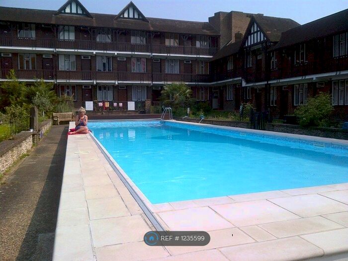 Studio To Rent In Brixton Hill, London, SW2