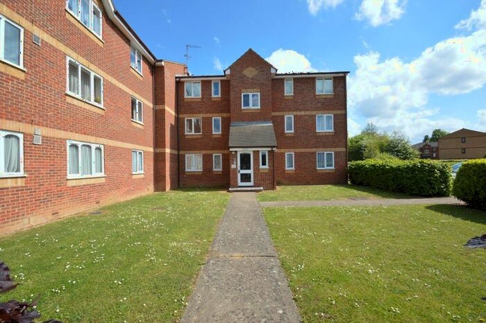 1 Bedroom Apartment To Rent In Lowestoft Drive, Slough, SL1