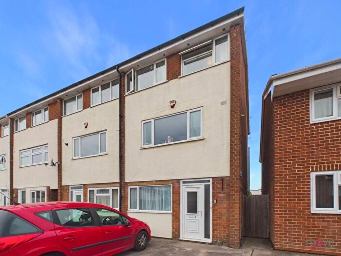 6 Bedroom Terraced House For Sale In Arle Gardens, Cheltenham, GL51