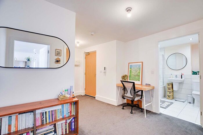1 Bedroom Flat For Sale In Cowper Street, Knighton Fields, Leicester, LE2