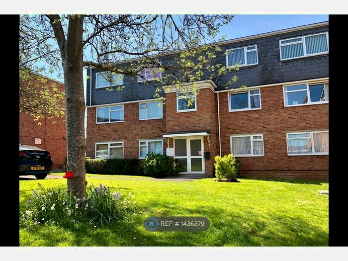 2 Bedroom Flat To Rent In Helmsdale, Swindon, SN25