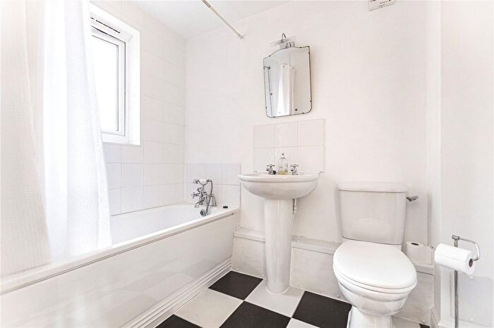 1 Bedroom Flat For Sale In Beatty Road, London, N16